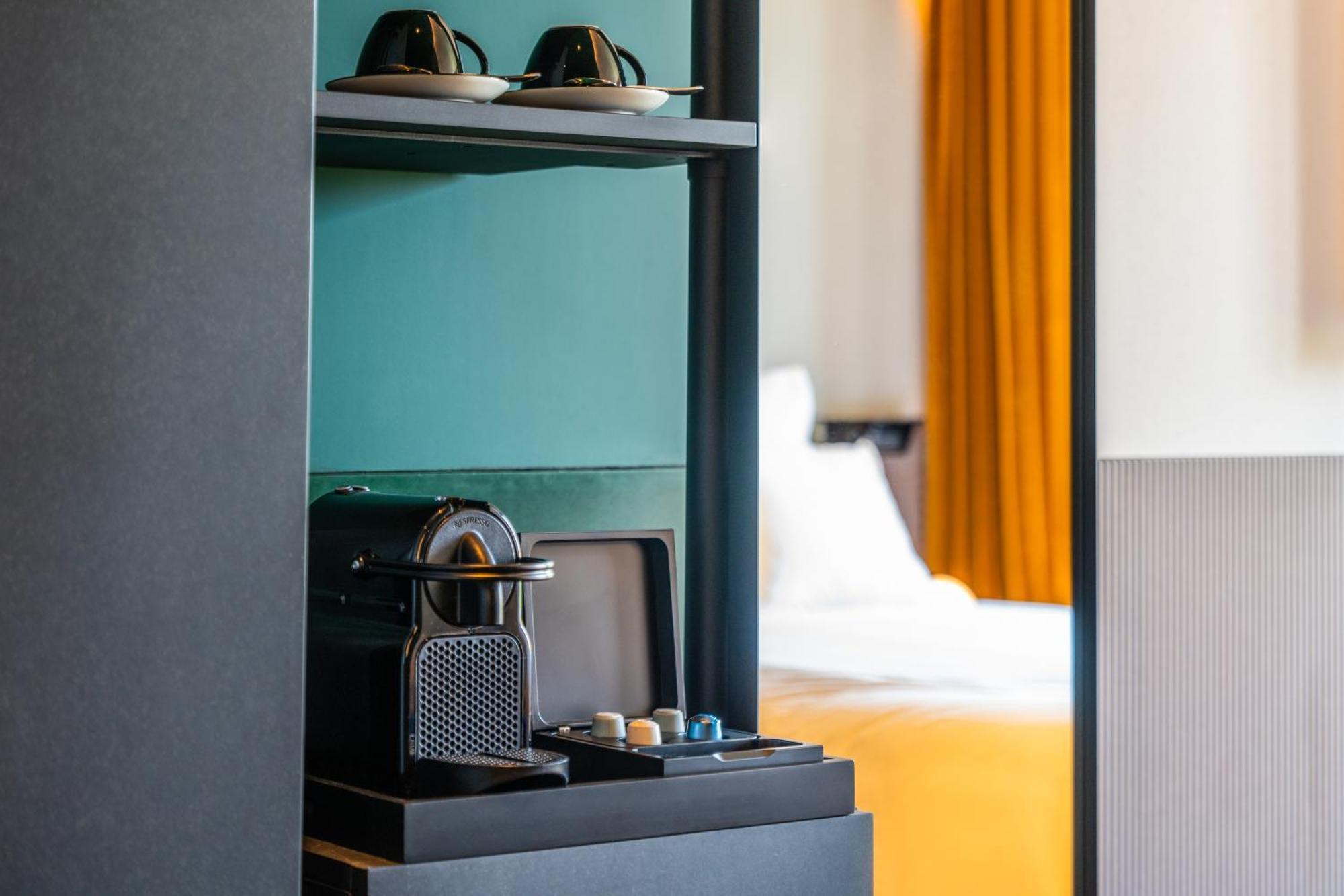 Tribe Paris Clichy Hotel Bagian luar foto