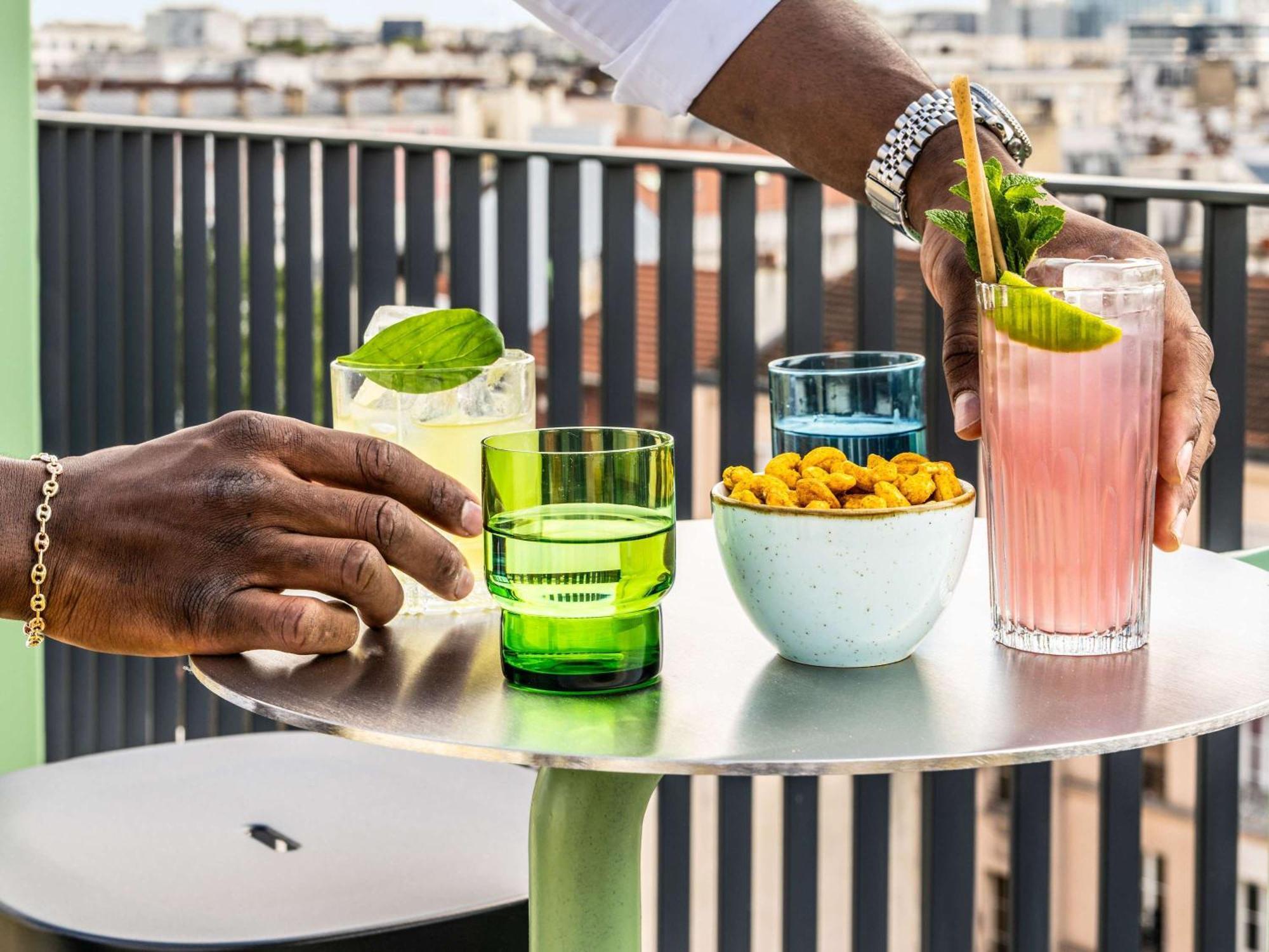 Tribe Paris Clichy Hotel Bagian luar foto