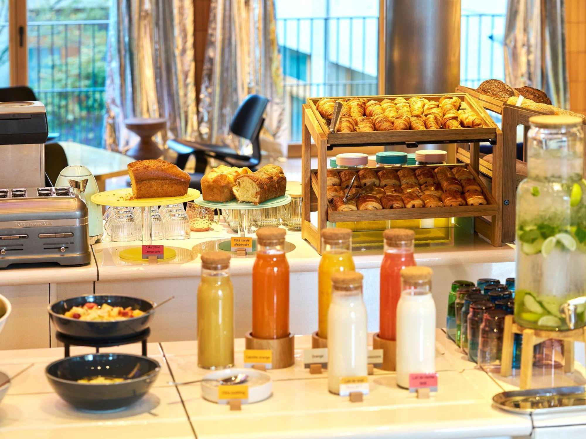 Tribe Paris Clichy Hotel Bagian luar foto